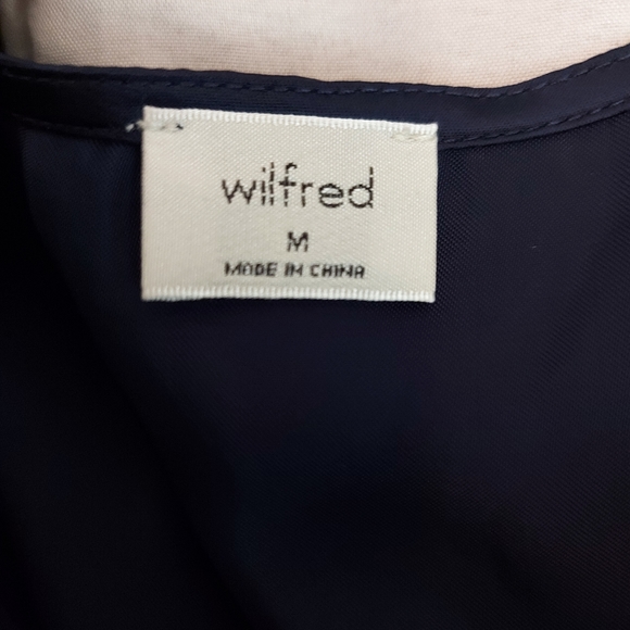 Wilfred 100% Cupro Cropped Blouse - Picture 4 of 6